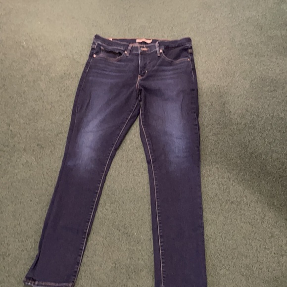 Denim- Levi’s. Size 31 - Picture 3 of 3